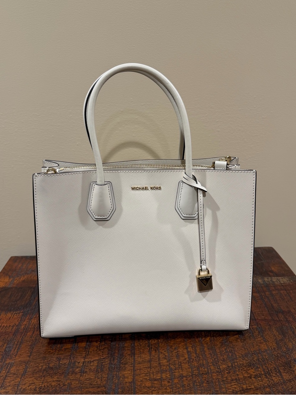 Michael Kors Light Cream Mercer Leather Tote/Satchel with Gold Hardware